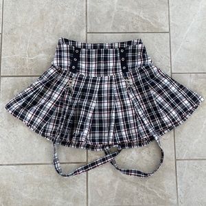 Hot Topic Plaid Suspender Detail Pleated Mini Skirt